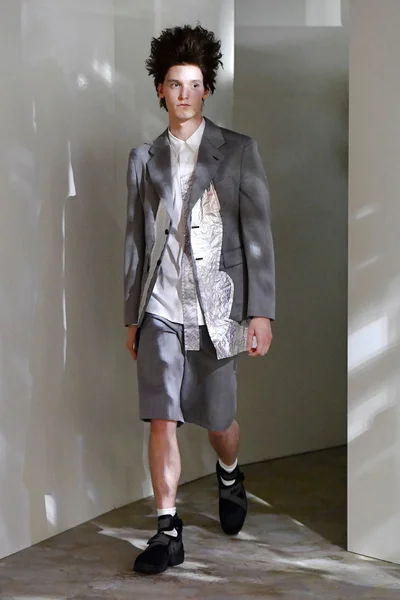 Look 10